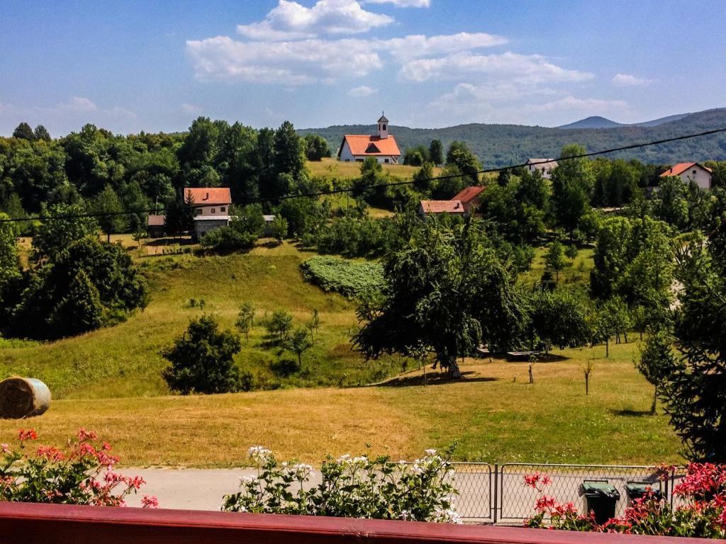 Guesthouse Ante Hodak Seliste Dreznicko Exterior photo
